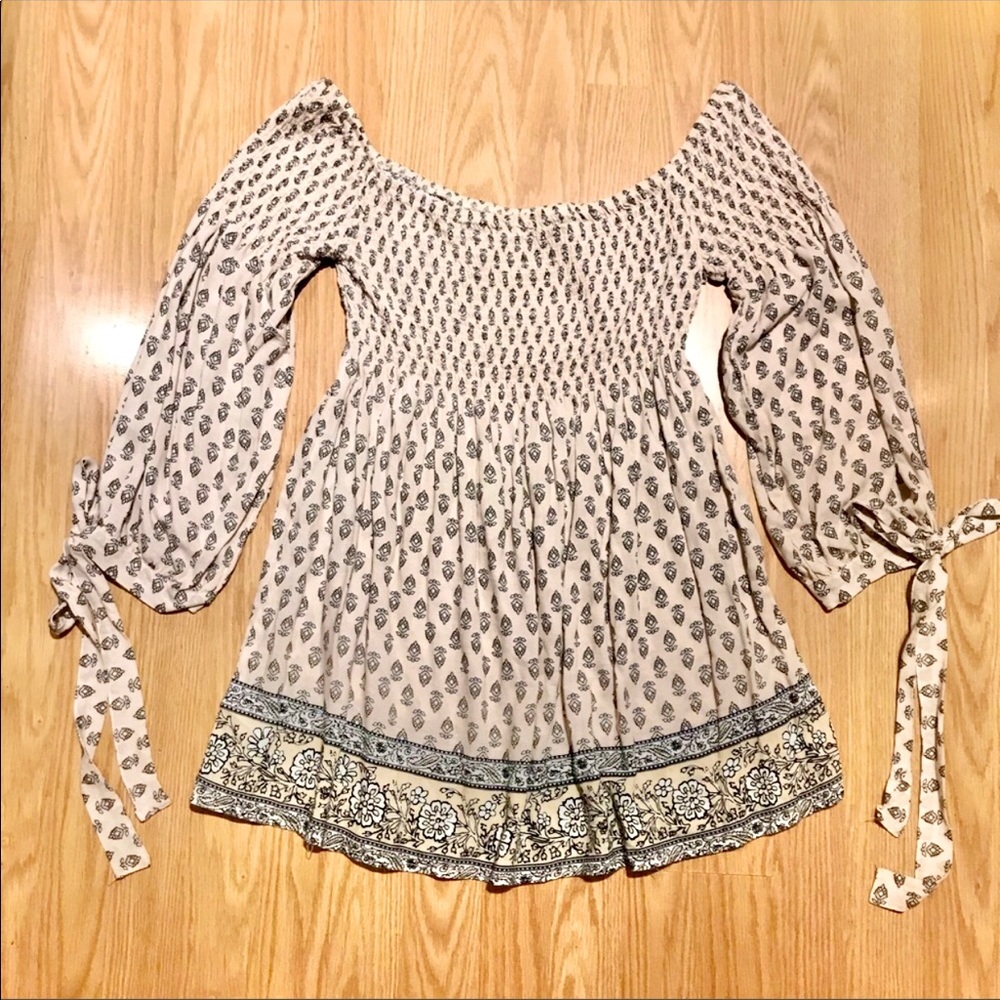 SOCIALITE Woman’s Long Sleeve Peasant Top